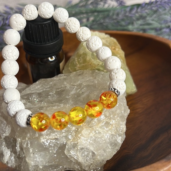 NEW Amber Essential Oil Diffuser Bracelet White Natural Lava Stone - Picture 4 of 8